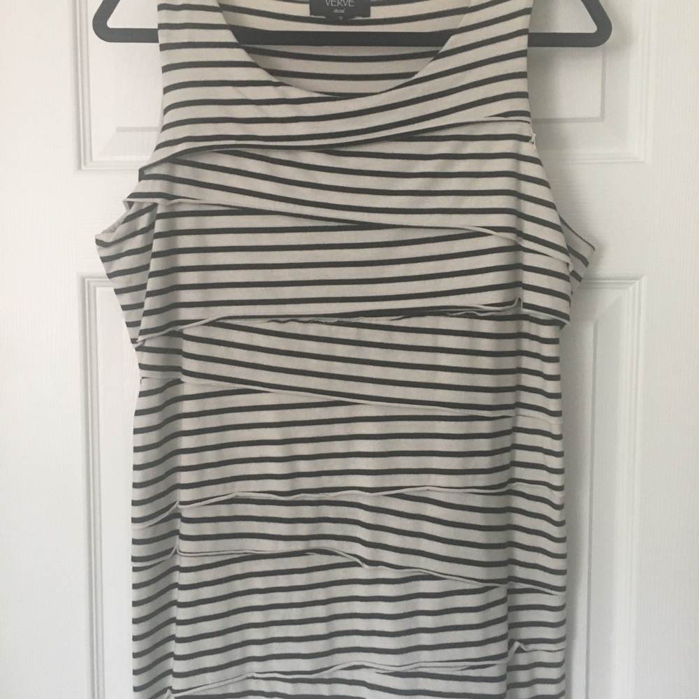 Cream & black sleeveless top w/draping